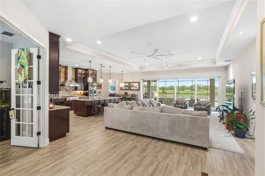 Activo con contrato: $765,000 (4 camas, 3 baños, 3156 Pies cuadrados)