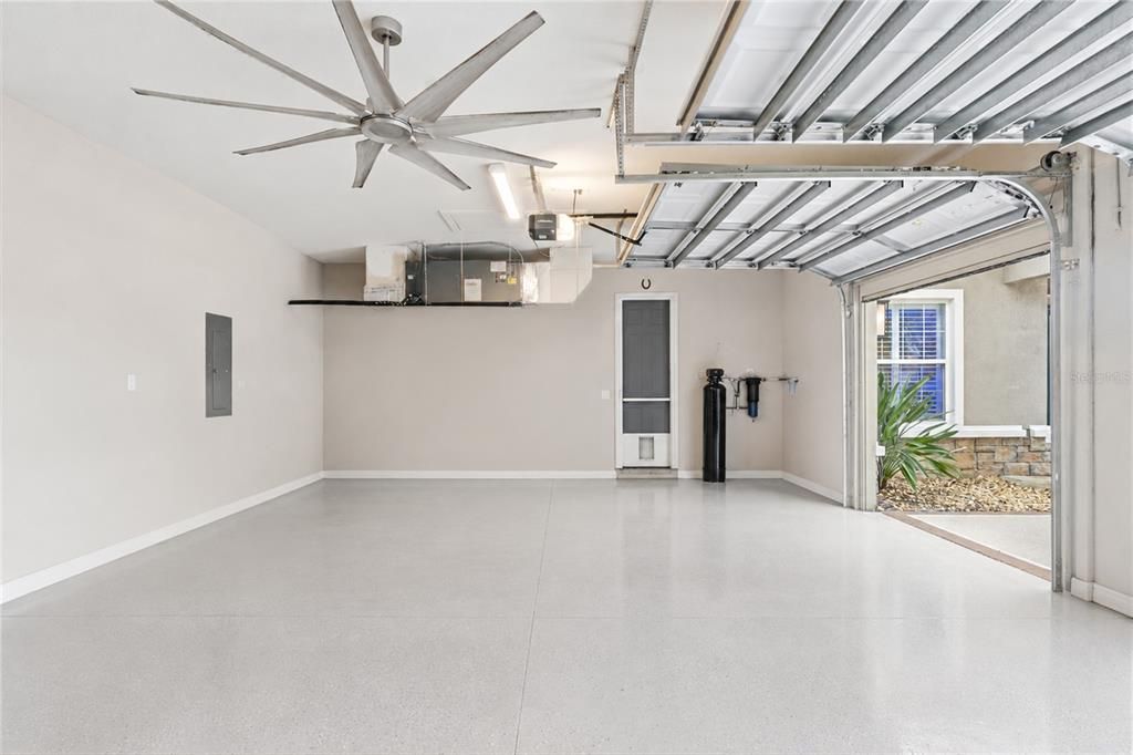 Activo con contrato: $765,000 (4 camas, 3 baños, 3156 Pies cuadrados)