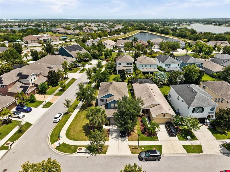 На продажу: $424,999 (4 спален, 2 ванн, 2381 Квадратных фут)