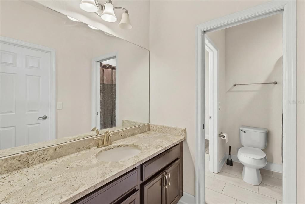 На продажу: $424,999 (4 спален, 2 ванн, 2381 Квадратных фут)