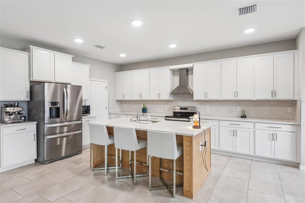 For Sale: $559,999 (4 beds, 3 baths, 3278 Square Feet)