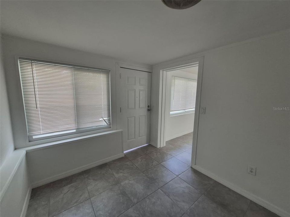 В аренду: $1,250 (2 спален, 1 ванн, 955 Квадратных фут)