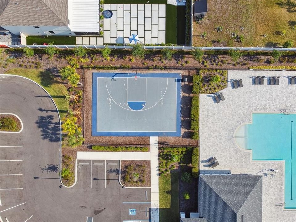 En Venta: $415,000 (4 camas, 2 baños, 2439 Pies cuadrados)