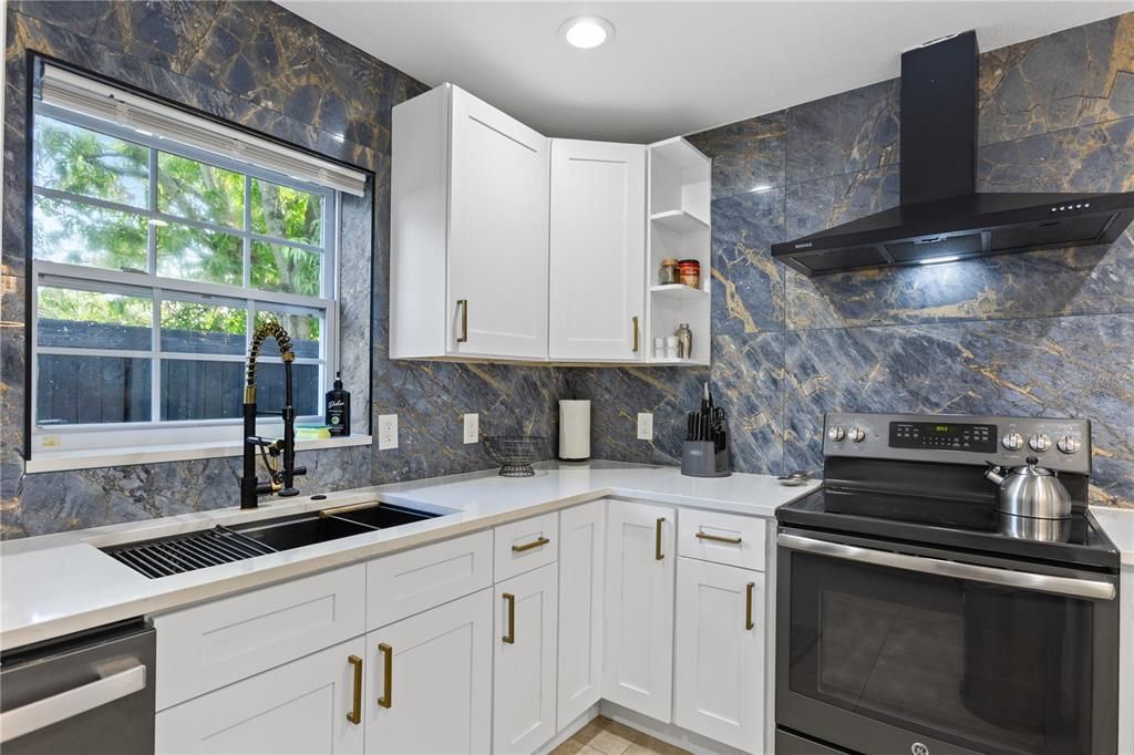 En Venta: $524,999 (4 camas, 2 baños, 1553 Pies cuadrados)