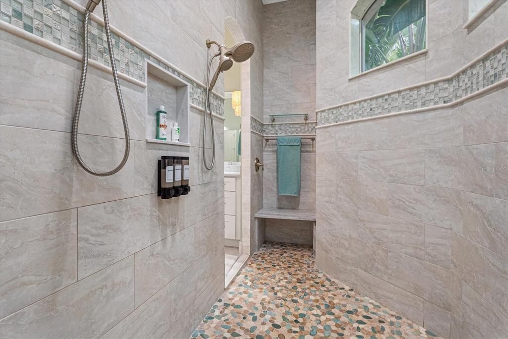 En Venta: $1,290,000 (3 camas, 3 baños, 2526 Pies cuadrados)