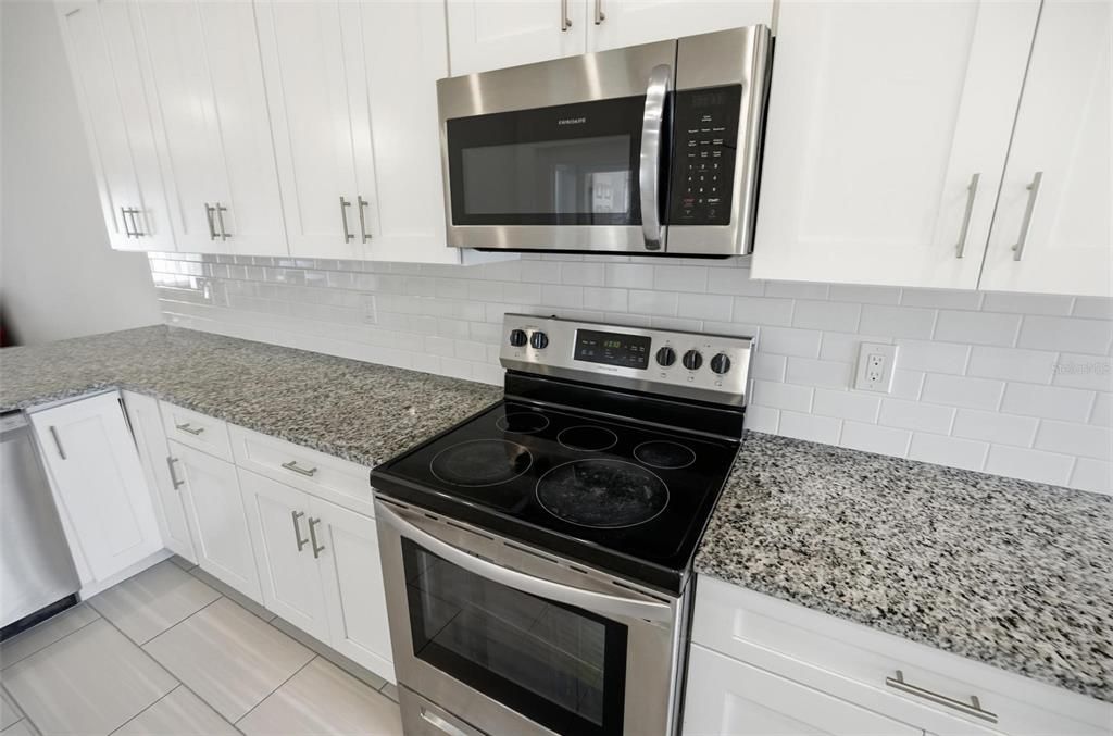 В аренду: $1,795 (3 спален, 2 ванн, 1369 Квадратных фут)