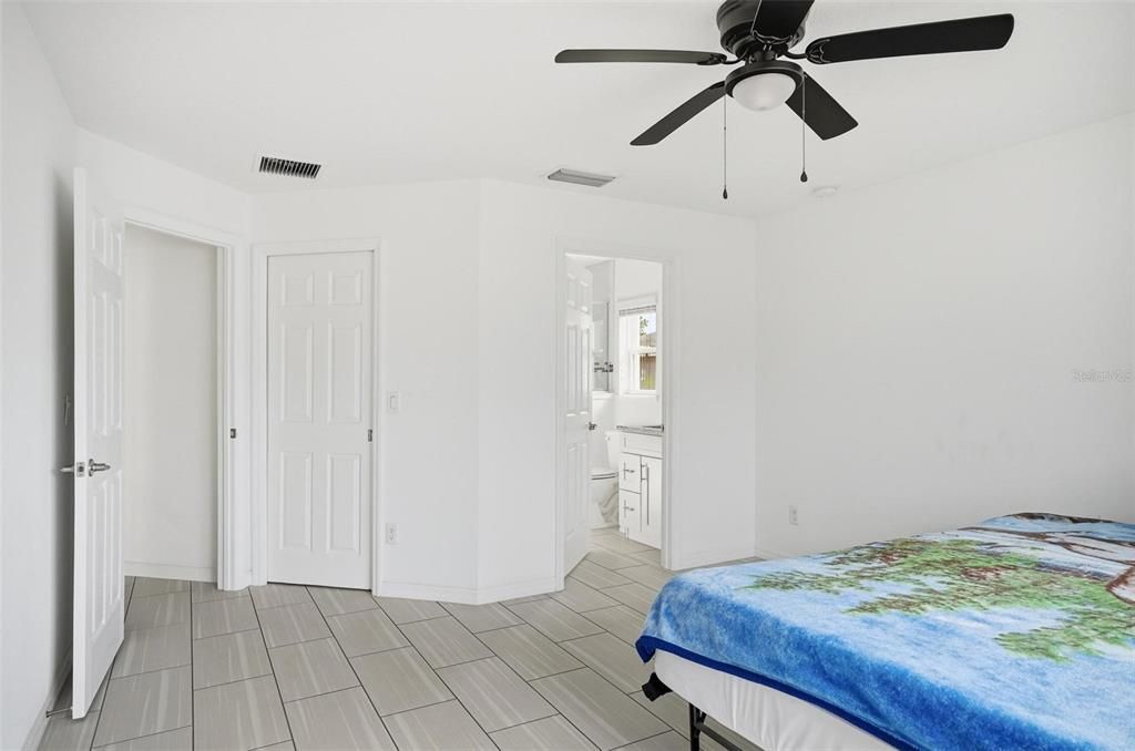 В аренду: $1,795 (3 спален, 2 ванн, 1369 Квадратных фут)