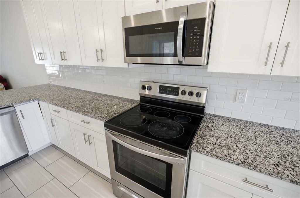В аренду: $1,795 (3 спален, 2 ванн, 1369 Квадратных фут)