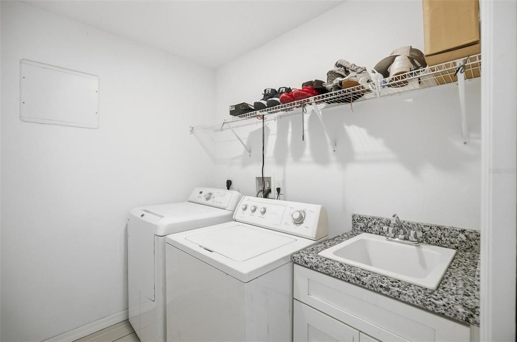 В аренду: $1,795 (3 спален, 2 ванн, 1369 Квадратных фут)