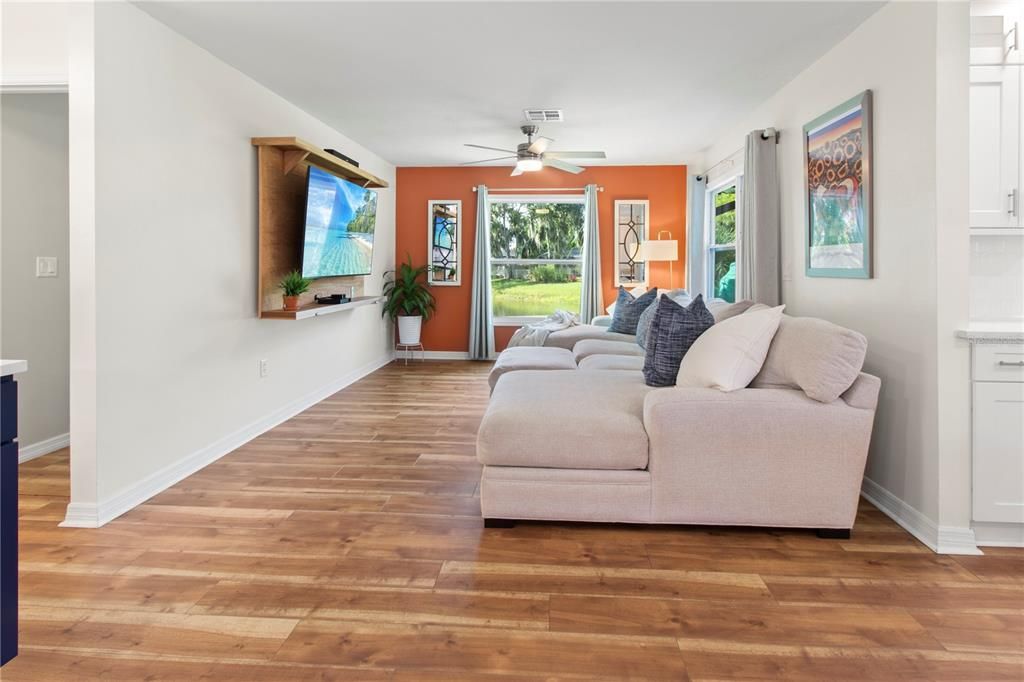 For Sale: $490,000 (3 beds, 2 baths, 1494 Square Feet)