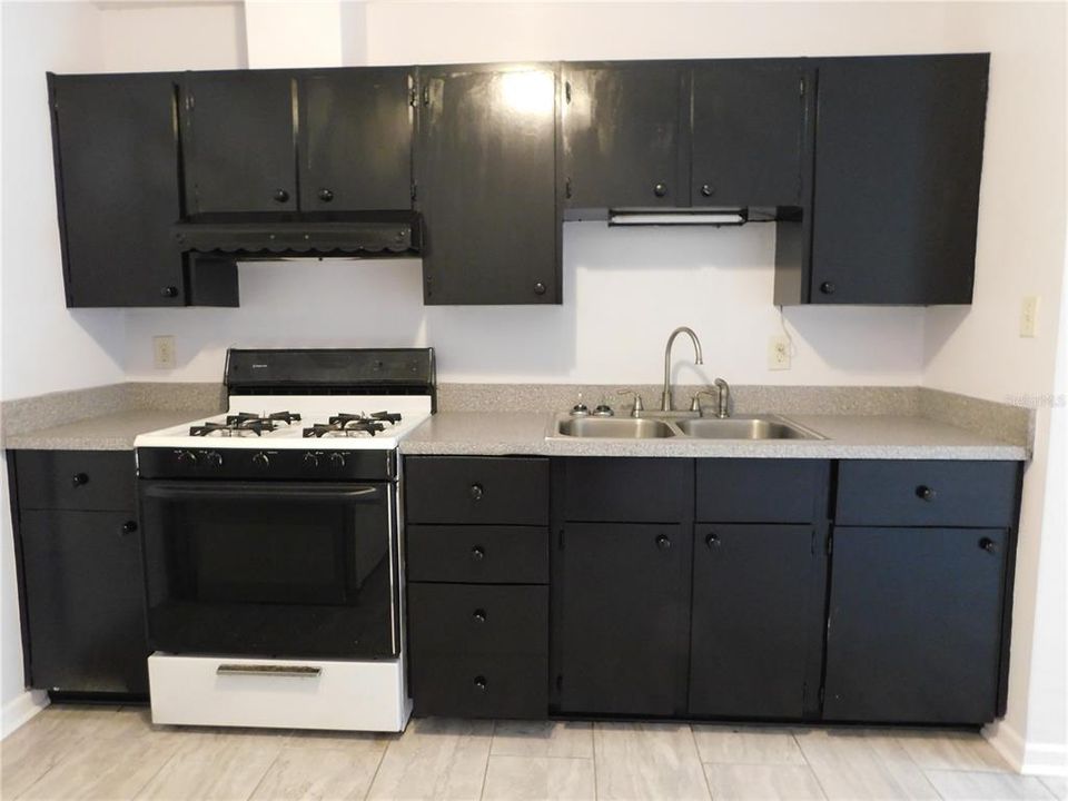 For Rent: $1,195 (2 beds, 1 baths, 767 Square Feet)