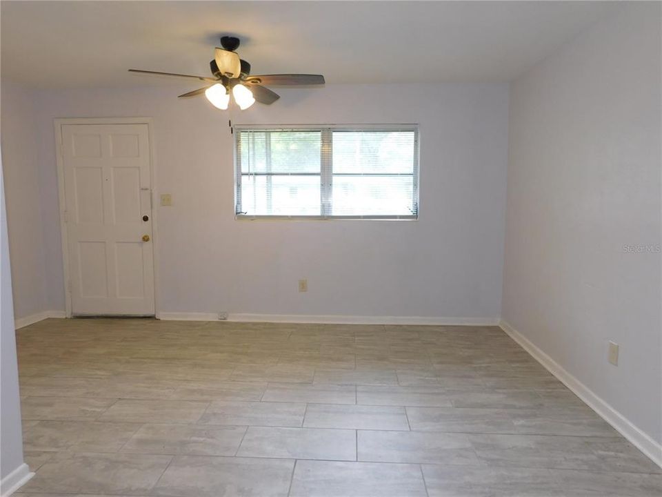 For Rent: $1,195 (2 beds, 1 baths, 767 Square Feet)