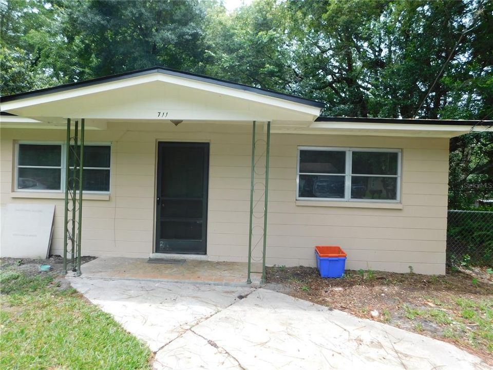 For Rent: $1,195 (2 beds, 1 baths, 767 Square Feet)