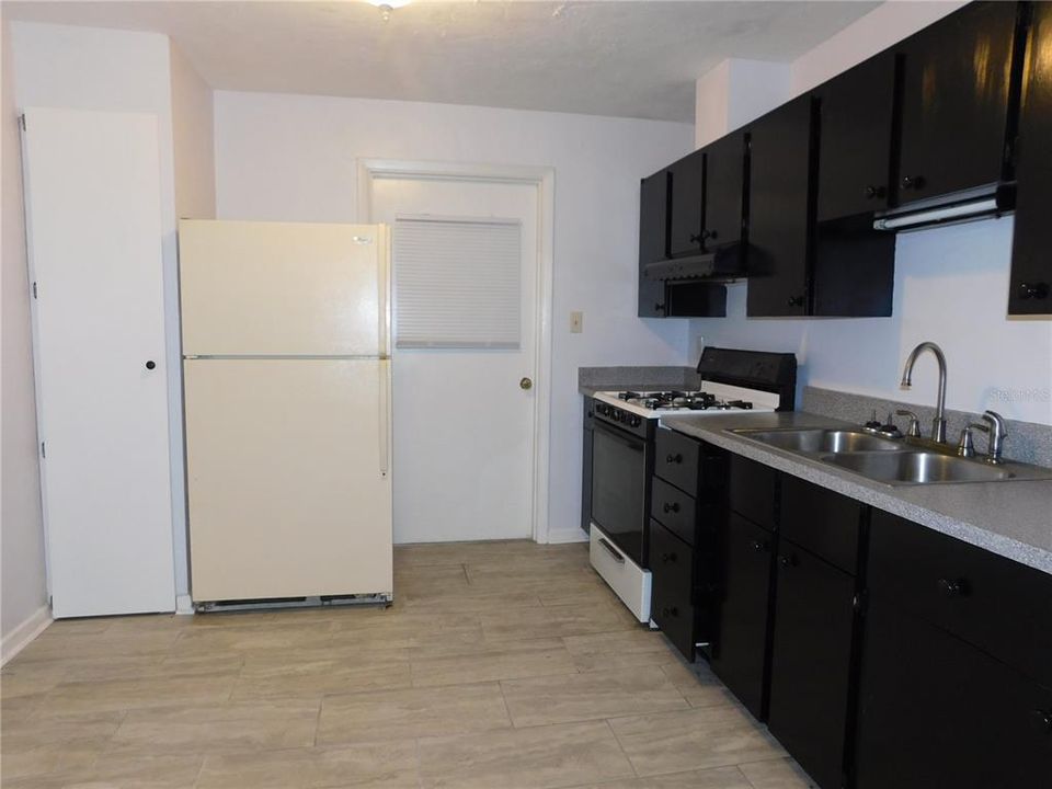 For Rent: $1,195 (2 beds, 1 baths, 767 Square Feet)