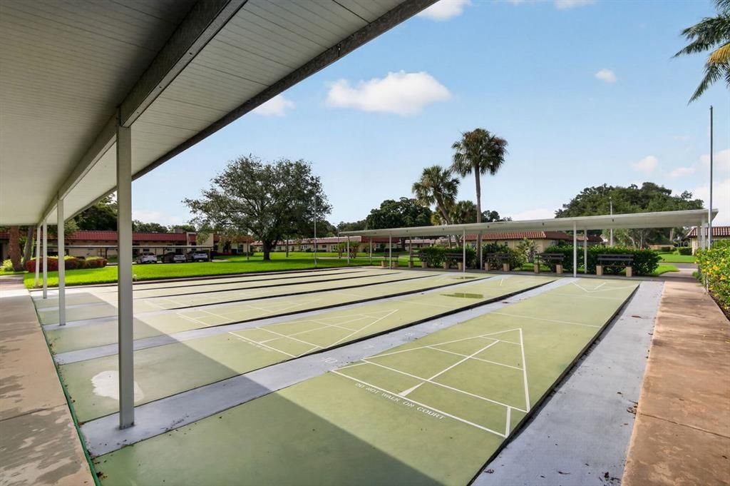 For Sale: $164,900 (2 beds, 1 baths, 875 Square Feet)