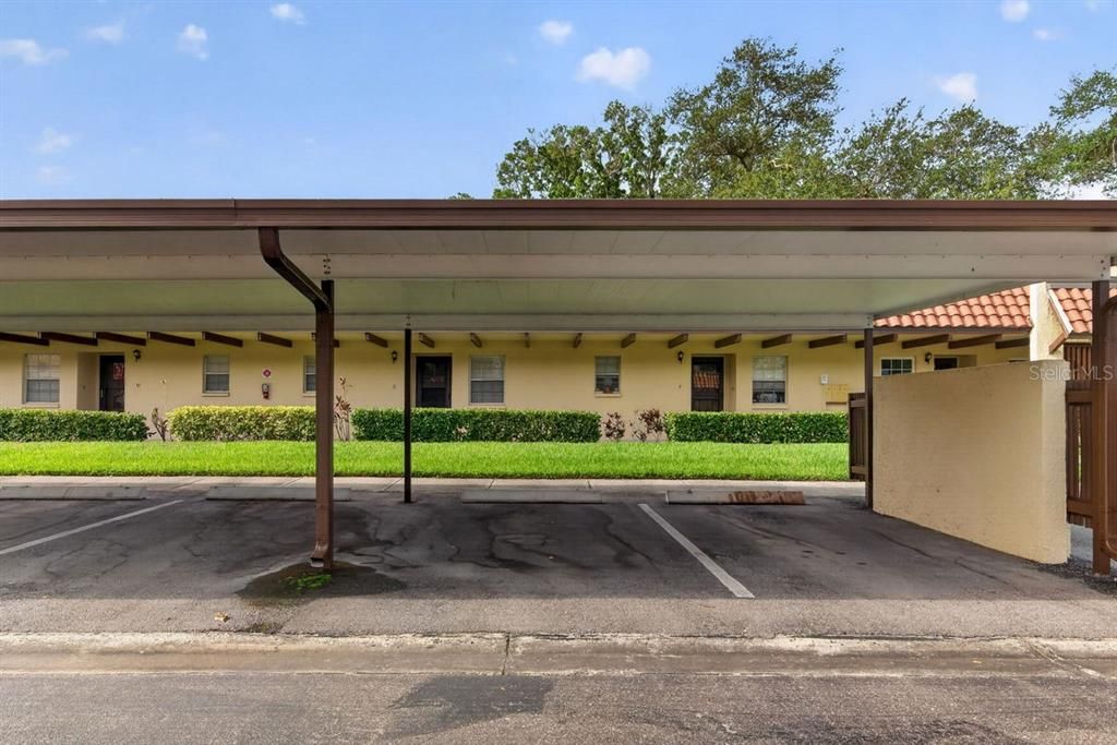 For Sale: $164,900 (2 beds, 1 baths, 875 Square Feet)