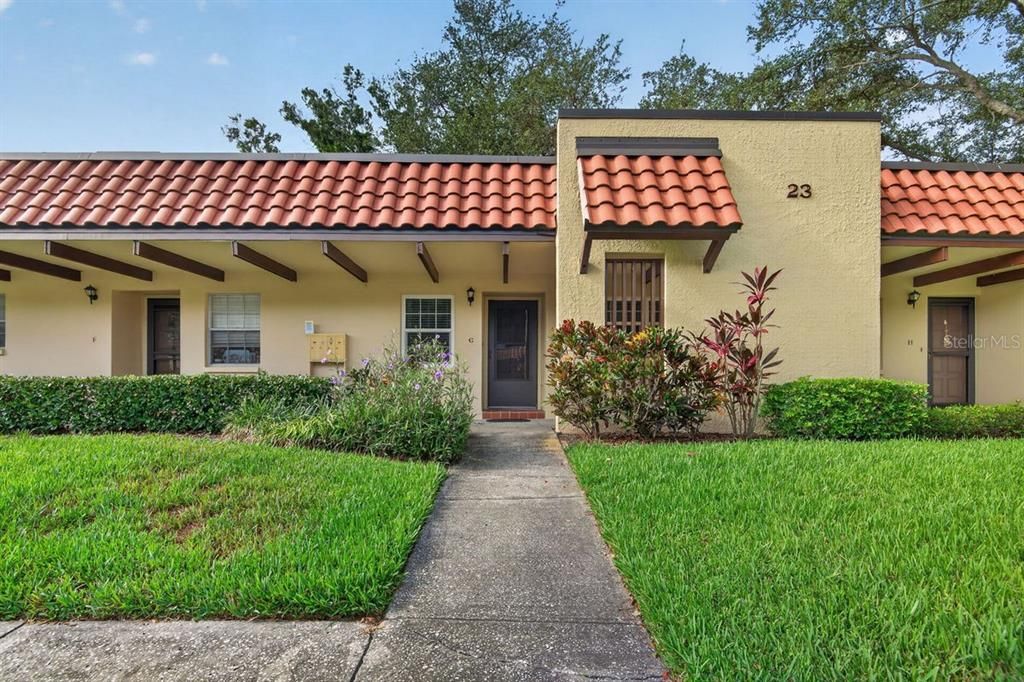 For Sale: $164,900 (2 beds, 1 baths, 875 Square Feet)