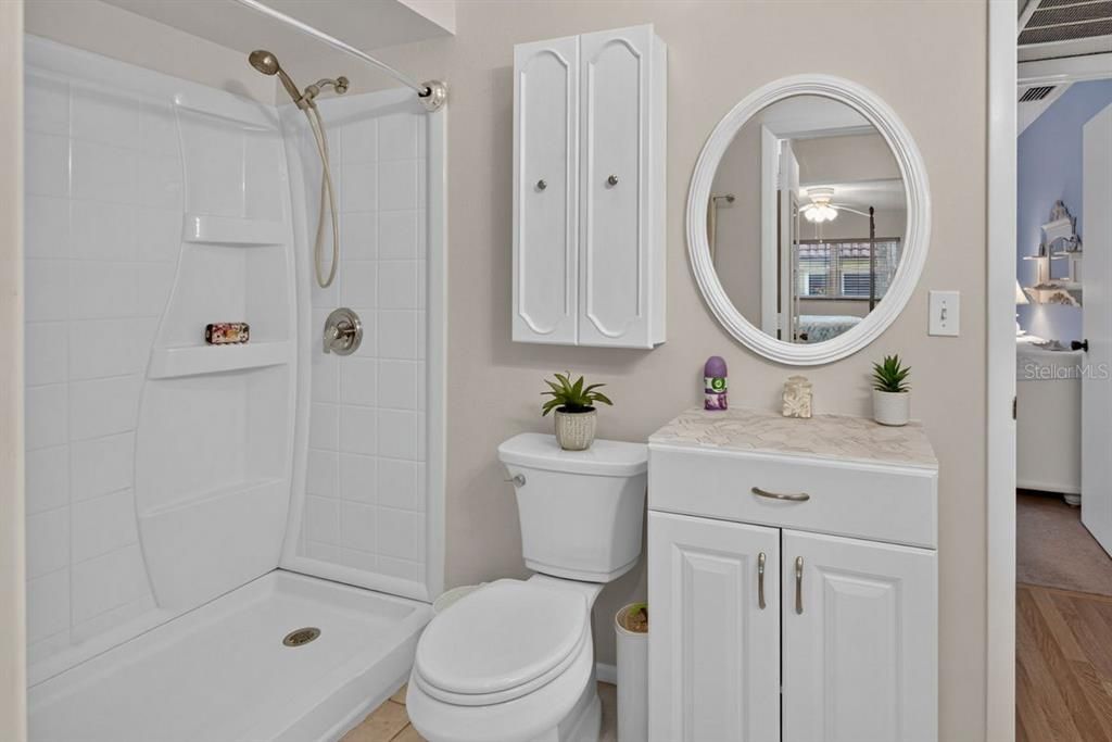 For Sale: $164,900 (2 beds, 1 baths, 875 Square Feet)