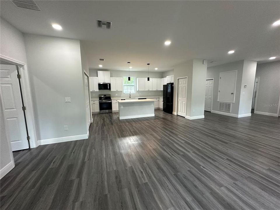 В аренду: $2,400 (3 спален, 2 ванн, 2339 Квадратных фут)