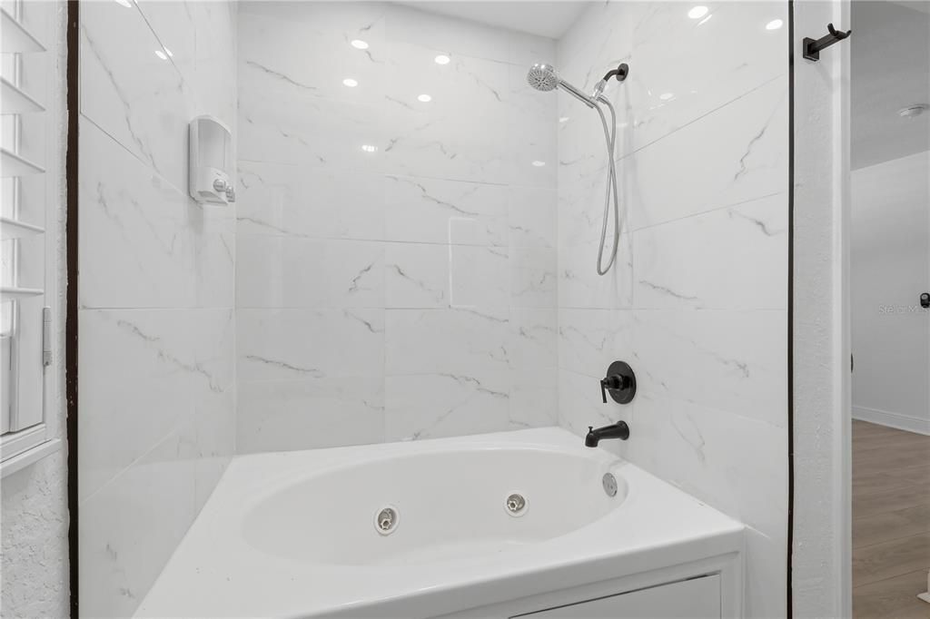 For Sale: $249,990 (3 beds, 2 baths, 1490 Square Feet)