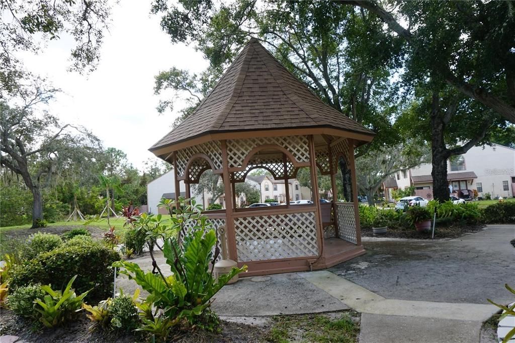 For Rent: $1,950 (2 beds, 2 baths, 1120 Square Feet)