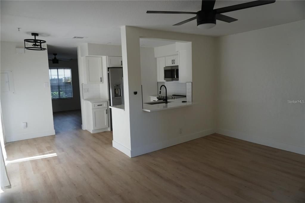 For Rent: $1,950 (2 beds, 2 baths, 1120 Square Feet)