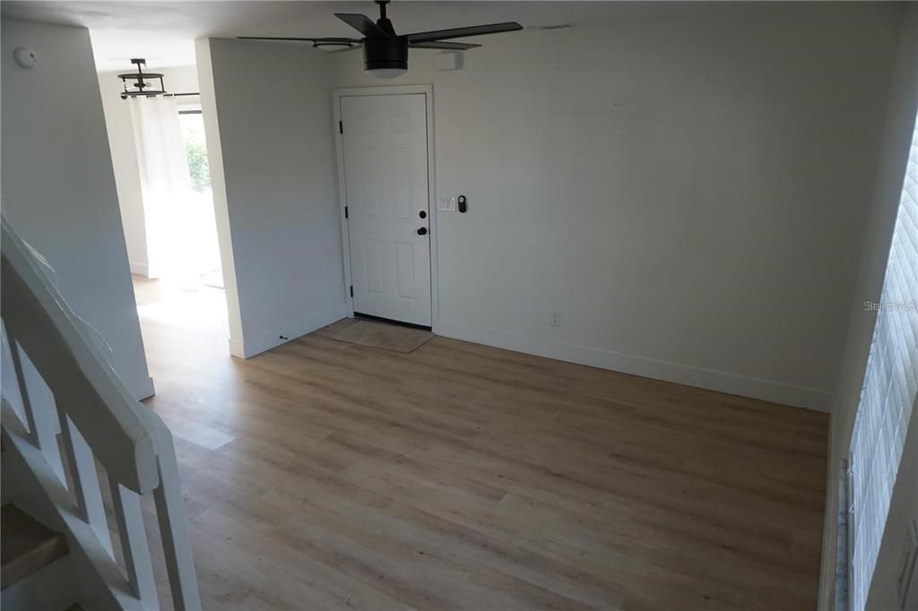 For Rent: $1,950 (2 beds, 2 baths, 1120 Square Feet)
