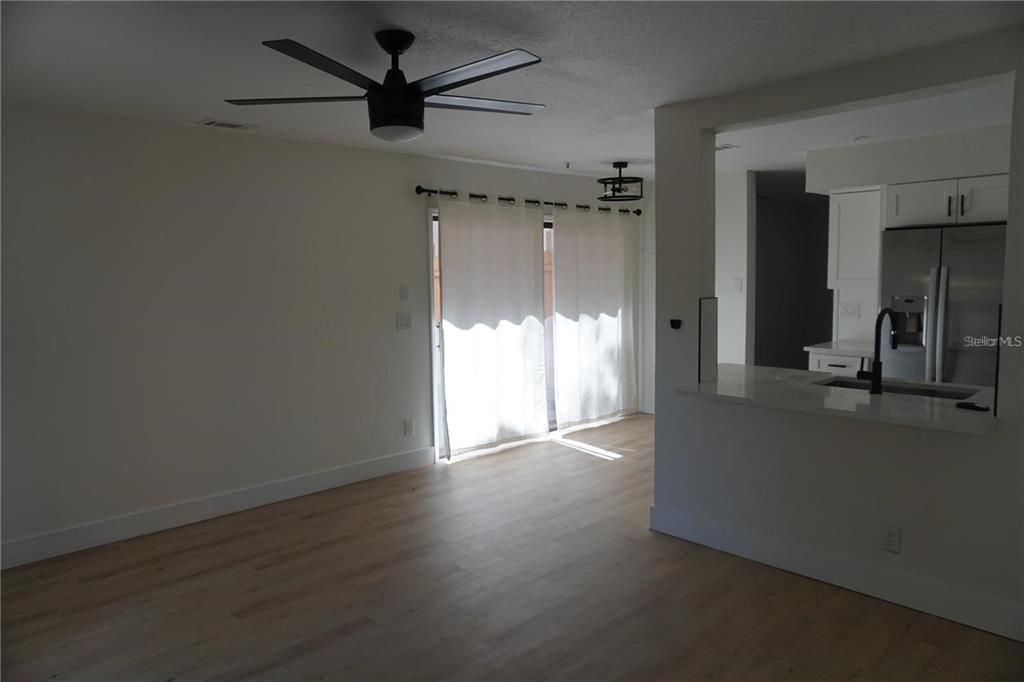 For Rent: $1,950 (2 beds, 2 baths, 1120 Square Feet)