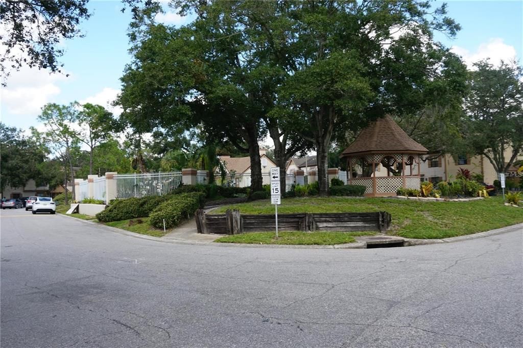 For Rent: $1,950 (2 beds, 2 baths, 1120 Square Feet)
