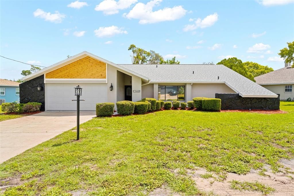 En Venta: $410,000 (4 camas, 2 baños, 2138 Pies cuadrados)