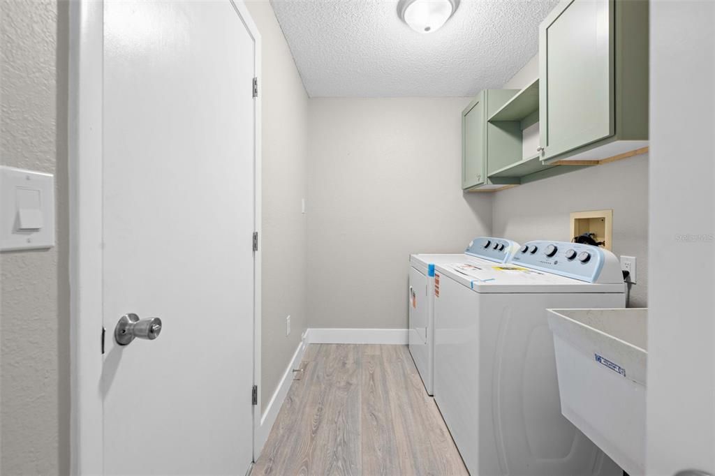 En Venta: $410,000 (4 camas, 2 baños, 2138 Pies cuadrados)