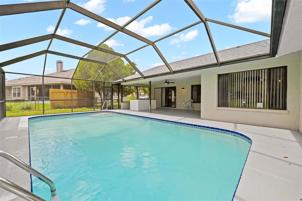 En Venta: $410,000 (4 camas, 2 baños, 2138 Pies cuadrados)
