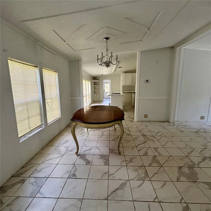 En Venta: $275,000 (3 camas, 2 baños, 1690 Pies cuadrados)