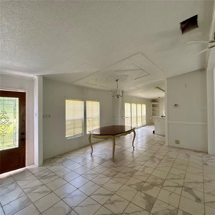 En Venta: $275,000 (3 camas, 2 baños, 1690 Pies cuadrados)