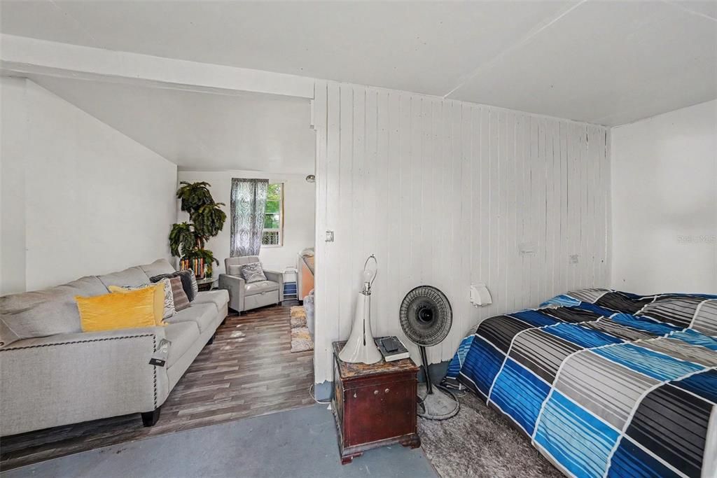На продажу: $250,000 (2 спален, 1 ванн, 1258 Квадратных фут)