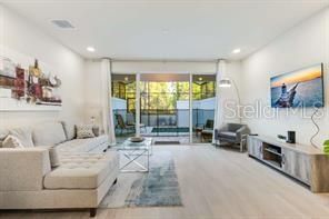 En Venta: $450,000 (3 camas, 3 baños, 1852 Pies cuadrados)