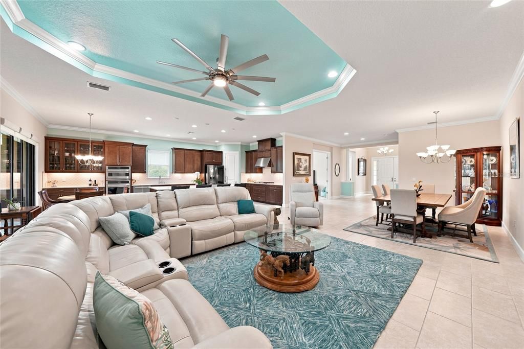En Venta: $780,000 (3 camas, 3 baños, 2991 Pies cuadrados)