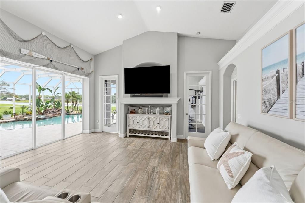 En Venta: $1,299,999 (4 camas, 3 baños, 3359 Pies cuadrados)