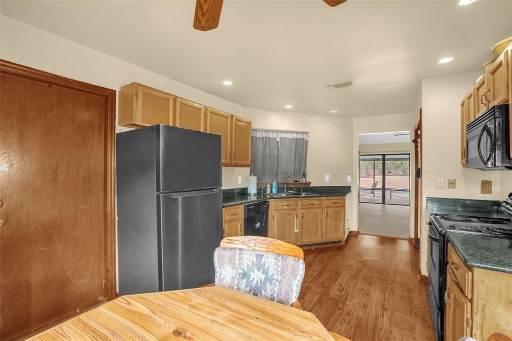 En Venta: $335,000 (3 camas, 2 baños, 1467 Pies cuadrados)