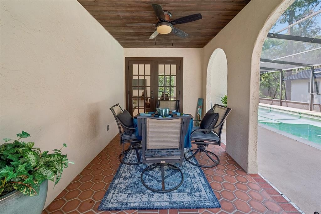 En Venta: $725,000 (5 camas, 4 baños, 2308 Pies cuadrados)