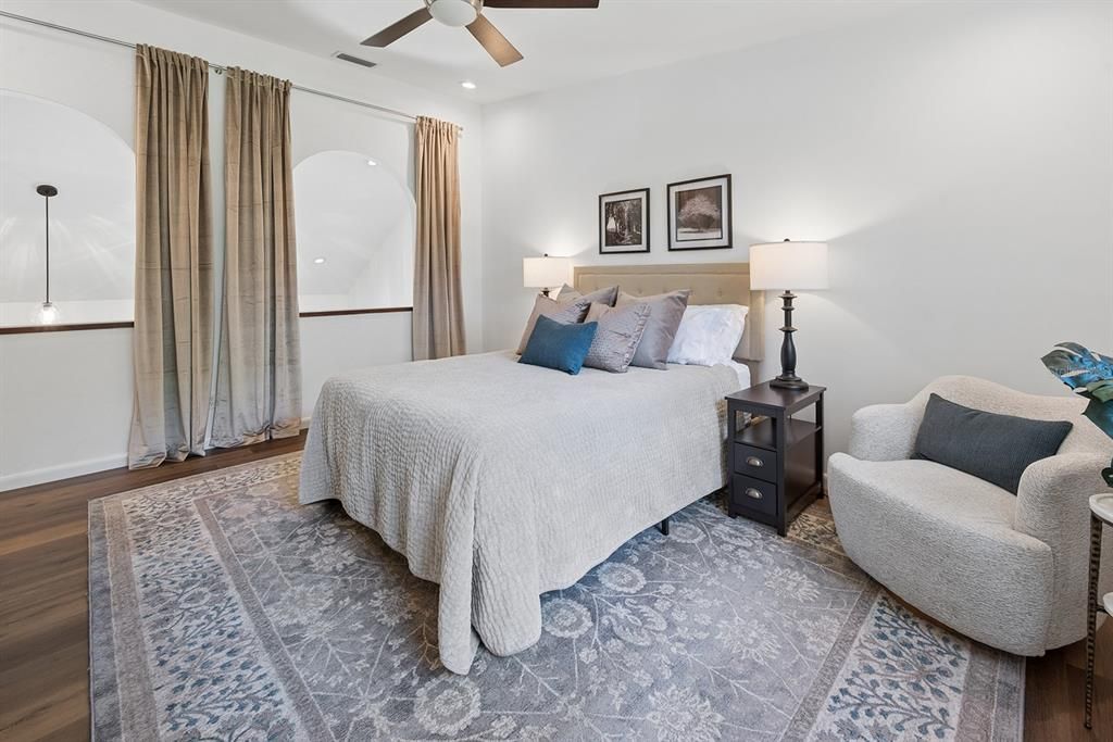 En Venta: $725,000 (5 camas, 4 baños, 2308 Pies cuadrados)