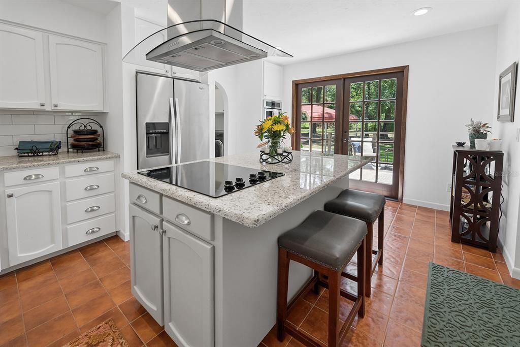 En Venta: $725,000 (5 camas, 4 baños, 2308 Pies cuadrados)