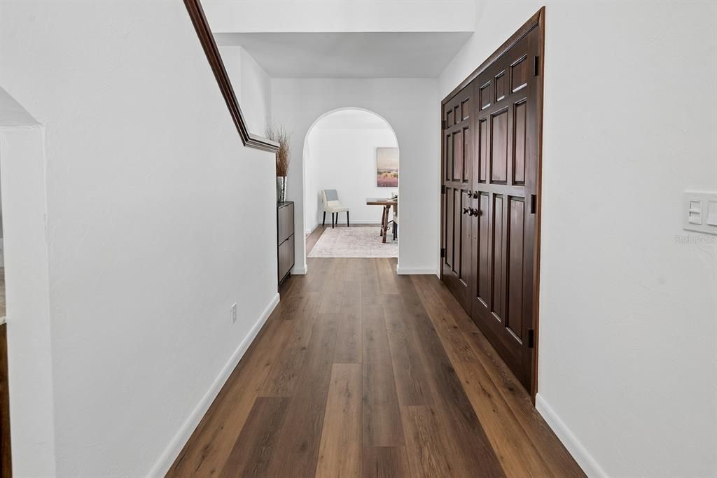 En Venta: $725,000 (5 camas, 4 baños, 2308 Pies cuadrados)