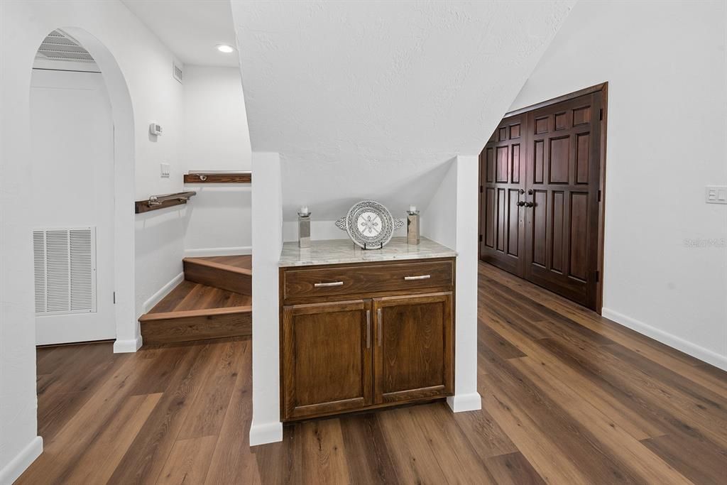 En Venta: $725,000 (5 camas, 4 baños, 2308 Pies cuadrados)