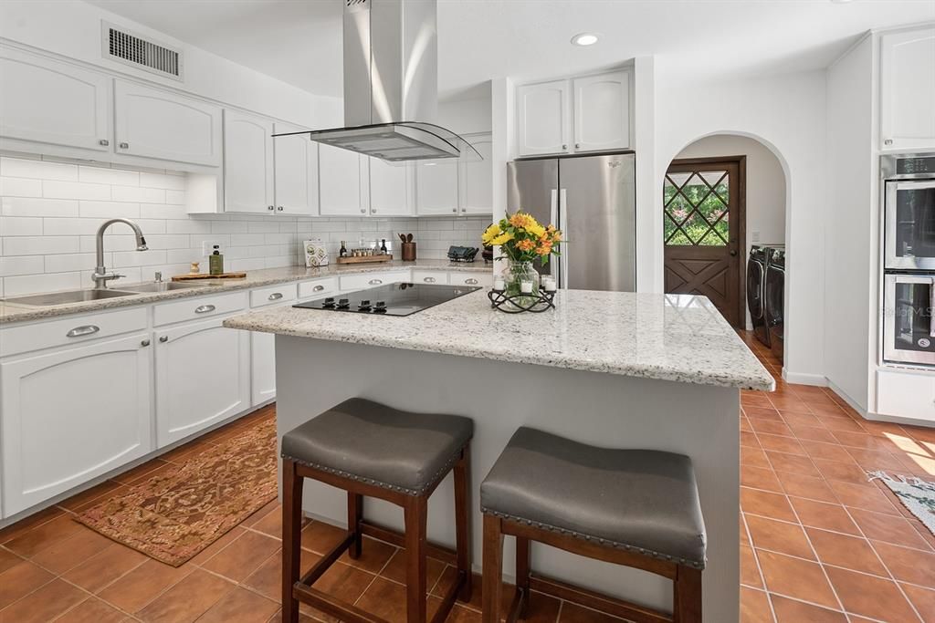 En Venta: $725,000 (5 camas, 4 baños, 2308 Pies cuadrados)