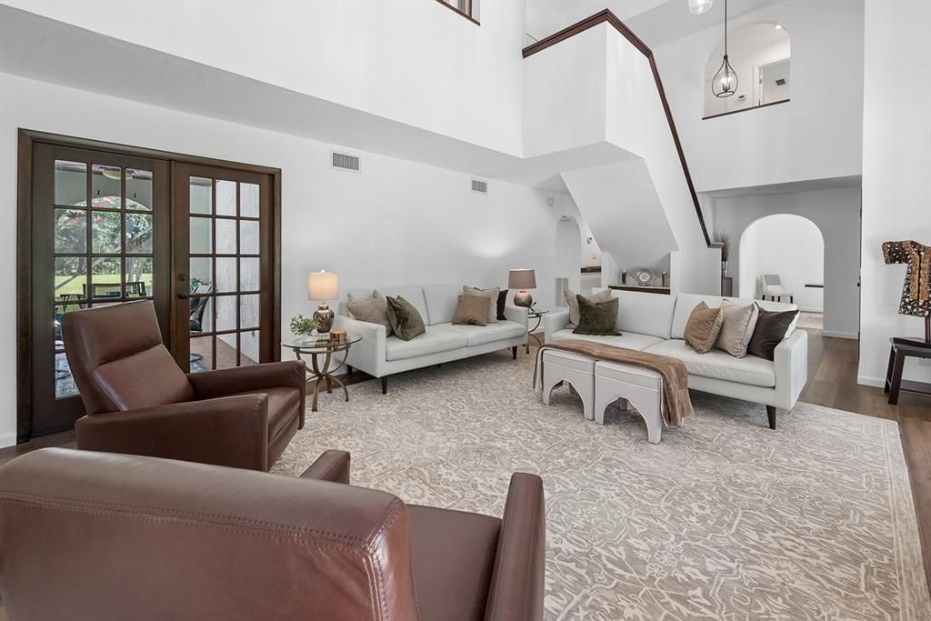 En Venta: $725,000 (5 camas, 4 baños, 2308 Pies cuadrados)