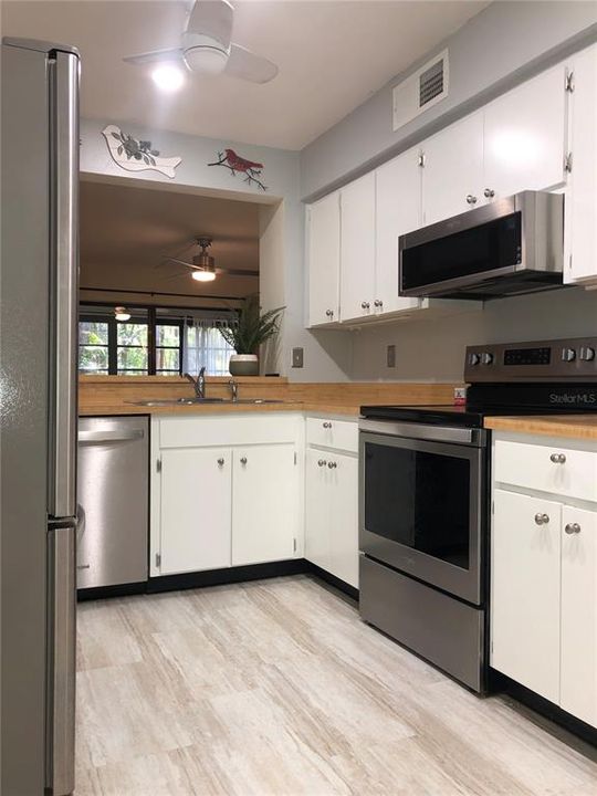 For Rent: $1,800 (2 beds, 2 baths, 1070 Square Feet)