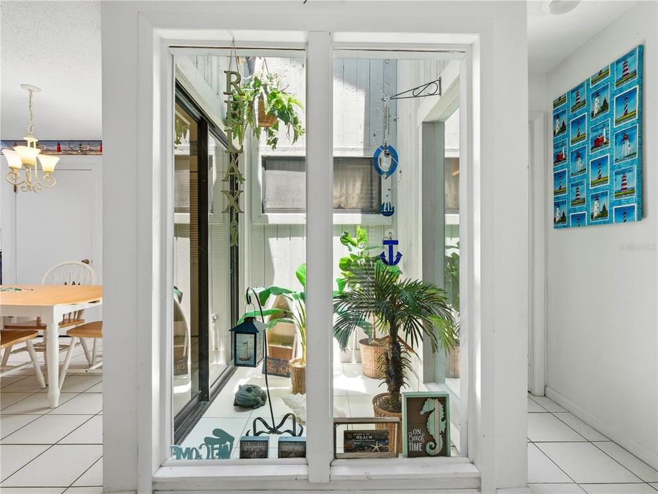 На продажу: $440,000 (2 спален, 2 ванн, 1134 Квадратных фут)
