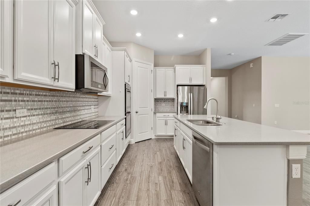 В аренду: $4,750 (4 спален, 3 ванн, 3144 Квадратных фут)