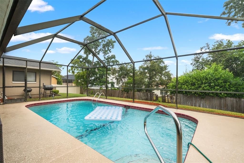 Active With Contract: $375,000 (3 beds, 2 baths, 1755 Square Feet)